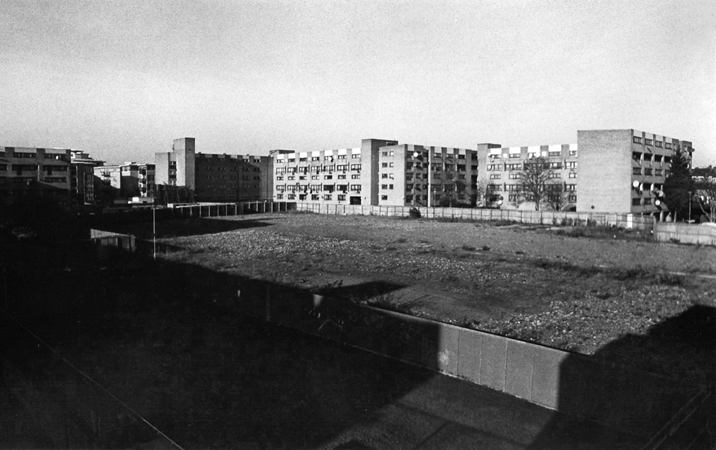http://www.lizharrington.com/files/gimgs/33_6kings-crescent-3---450.jpg